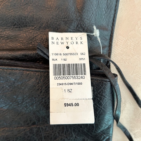 BALENCIAGA Black Lambskin Leather Envelope Clutch Bag 224915 - Picture 8 of 11